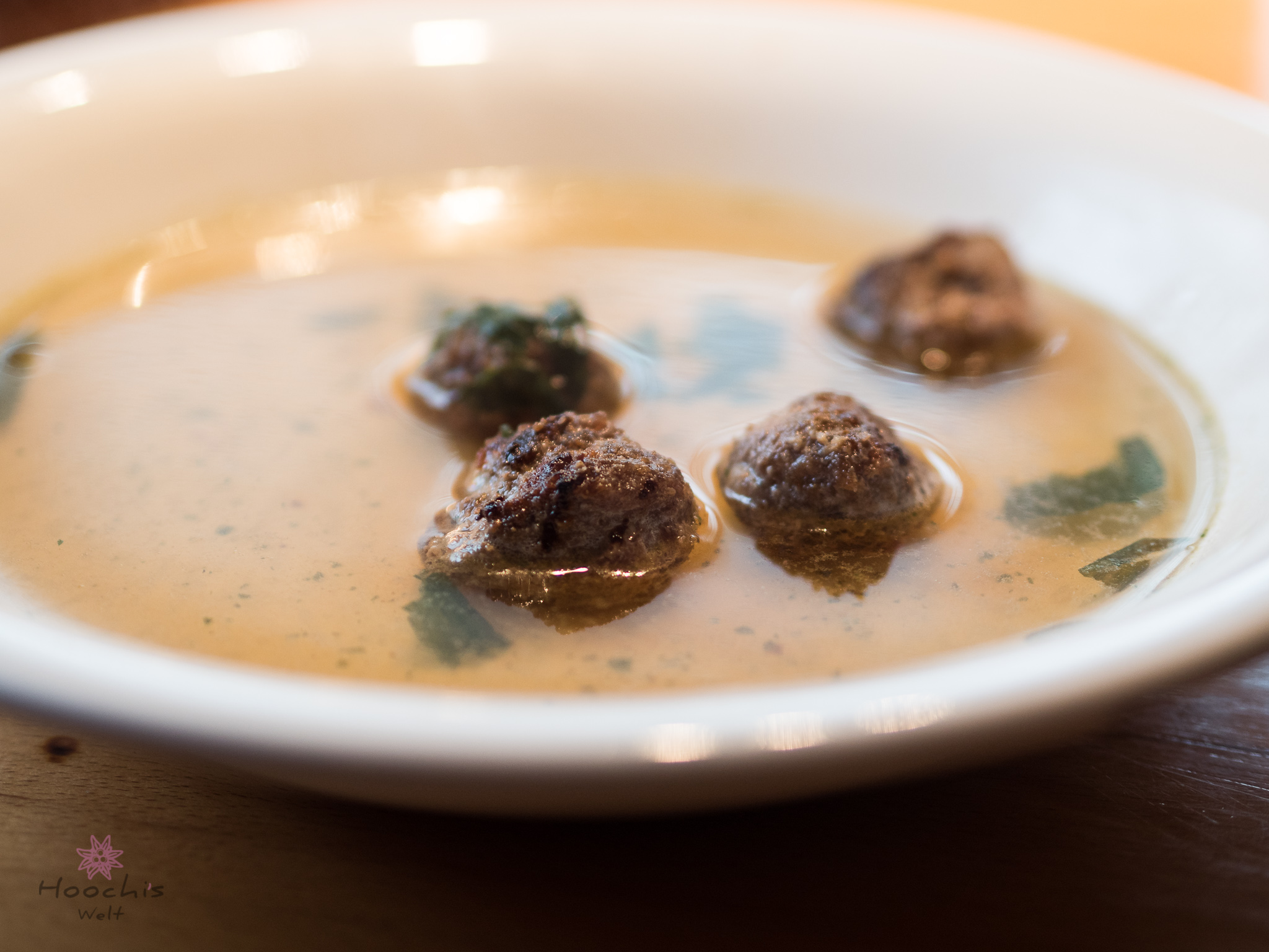 Suppe mit Hackbällchen - Familie SchickiSchmi